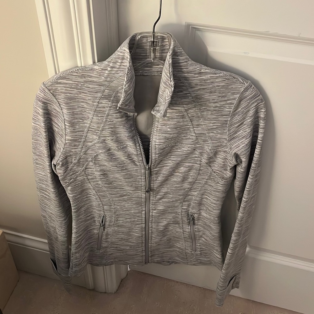 Light gray Lululemon scuba jacket in excellent condition